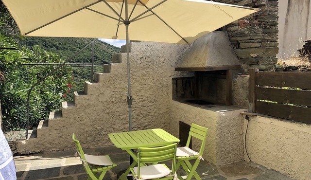 Pretty renovated village house 5 minutes from a beautiful fishing port