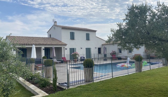 Pretty South Luberon House