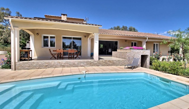 PRETTY SPACIOUS VILLA air-conditioned 160 m2 with swimming pool, 6 people, Porto Vecchio