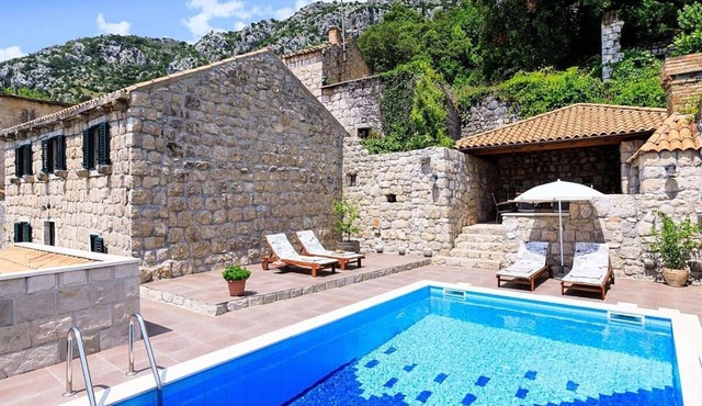 Pretty Stone Cottage with a Private Pool in the Konavle Valley - 30mins from Dubrovnik!