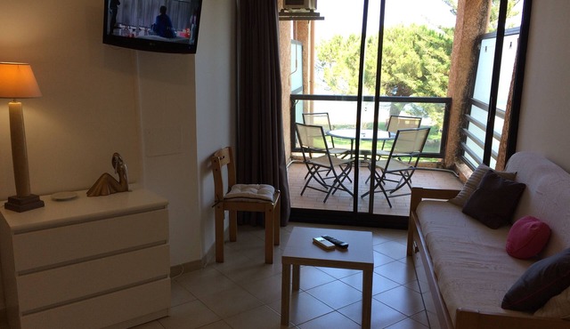 Pretty Studio in Private Residence, Sea Side