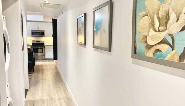 Pretty studio in Old Port Montreal with charming decor and a fantastic location.