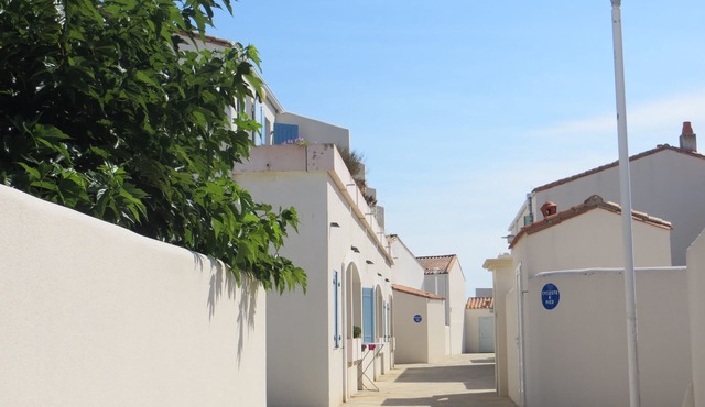 PRETTY STUDIO LA FLEET IN RE, HEATED POOL