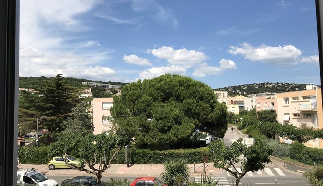 Pretty T2 28m² renovated 300 m from the beach