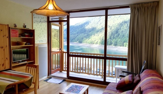 PRETTY T2 - 5 PEOPLE LAKE AND MOUNTAIN VIEW - ARTOUSTE RESORT