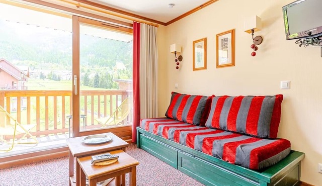 Pretty T2 for 4 people. Beautiful view. La Salle les Alpes. Residence L'Alpaga