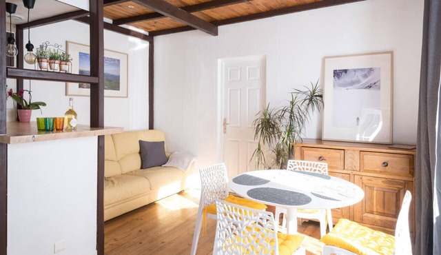 PRETTY T2 IN THE HEART OF THE VILLAGE