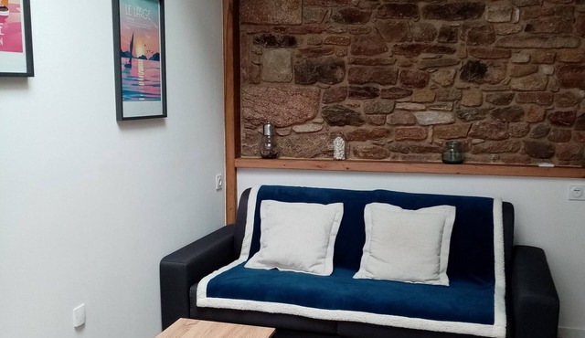 PRETTY T2 ON THE GROUND FLOOR, INDEPENDENT, QUIET, REFURBISHED, WITH TERRACE