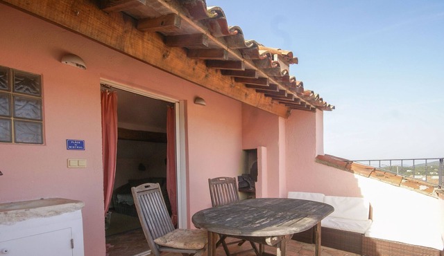 Pretty town house in the village of La Garde-Freinet