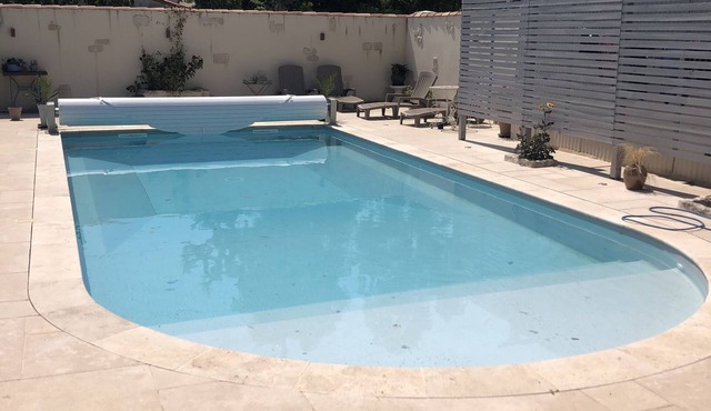 Pretty Traditional Farmhouse, With own Private Pool Near Beaches