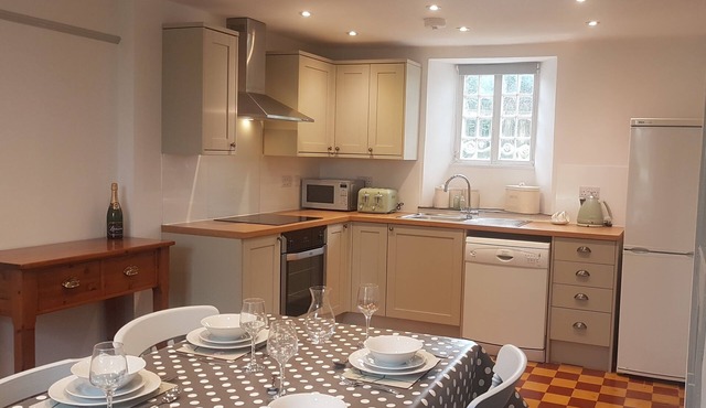 Pretty victorian cottage with loads of character, great for families