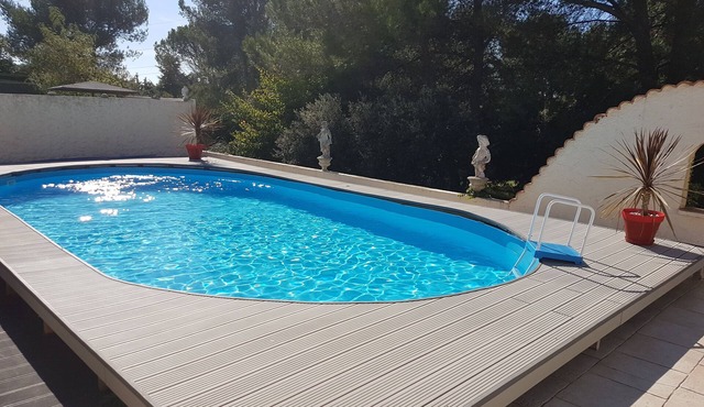 pretty villa with swimming pool in a very quiet small housing estate.