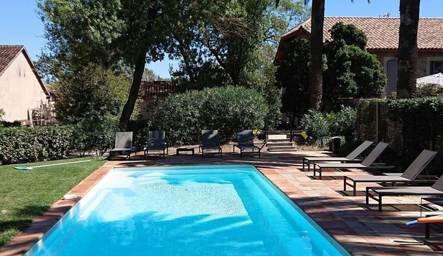 Pretty villa in renovated bastide in the middle of the vines in 5'de St tropez