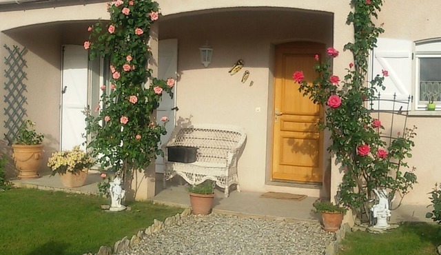 Pretty villa with pool