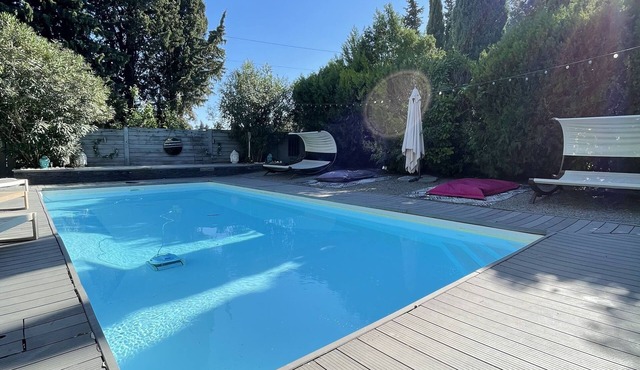 PRETTY VILLA WITH POOL SLEEPS 8
