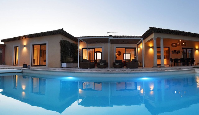 Pretty Villa with swimming pool and total air conditioning- Avignon -Nîmes-Uzes