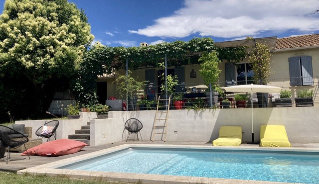 Pretty villa with swimming pool near Aix-en-Provence