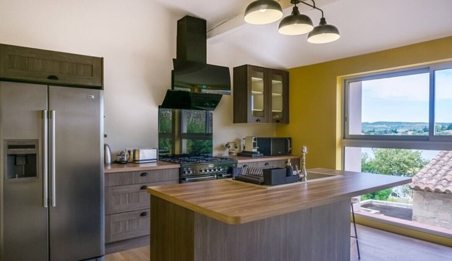 Pretty village house ideal for families