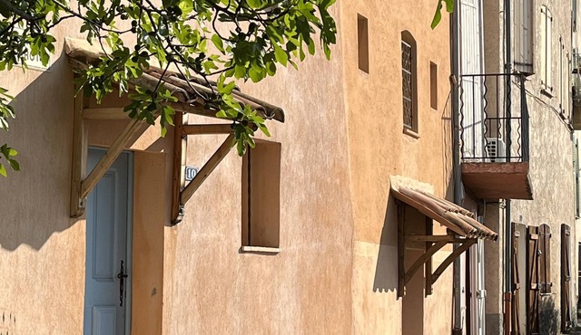 Pretty village house with character in Provence