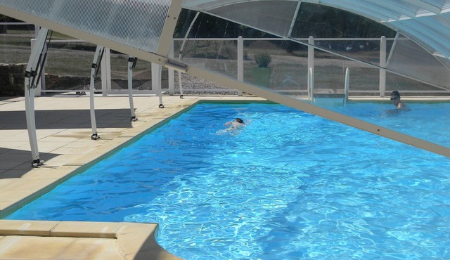 Pretty wooden house for 4, large pool "Chêne".