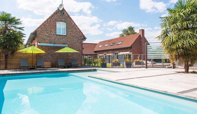 Price. Lille Apt 36m2 2 pers terrace and pool