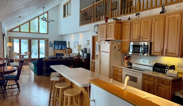 Price Reduced & Licensed! Spacious Lake House for Rent 2025 NFL Draft