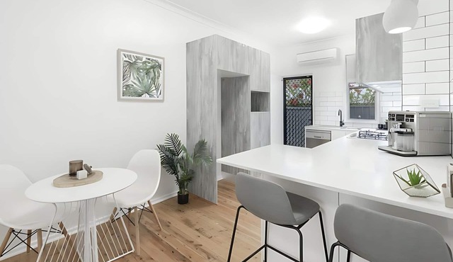 Prickly Pear Stays in Adamstown