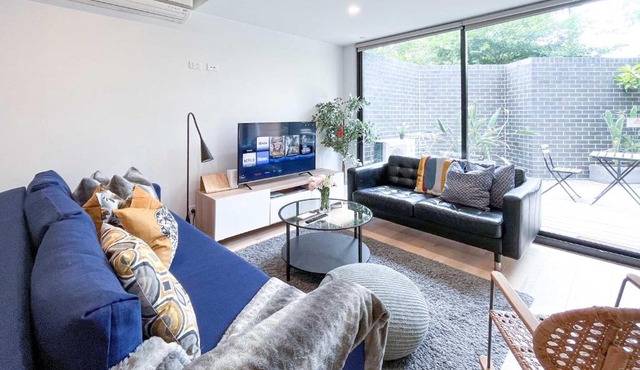 Pride Bentleigh Apartment with Private Garden