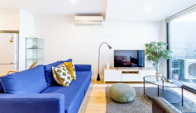 Pride Modern 2BR Apt in Bentleigh Private Garden Free Parking