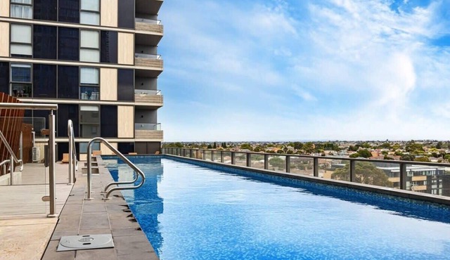 Pride Moonee Ponds 1B2B Nest Free Parking*Pool