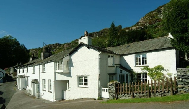 Priest End, Chapel Stile