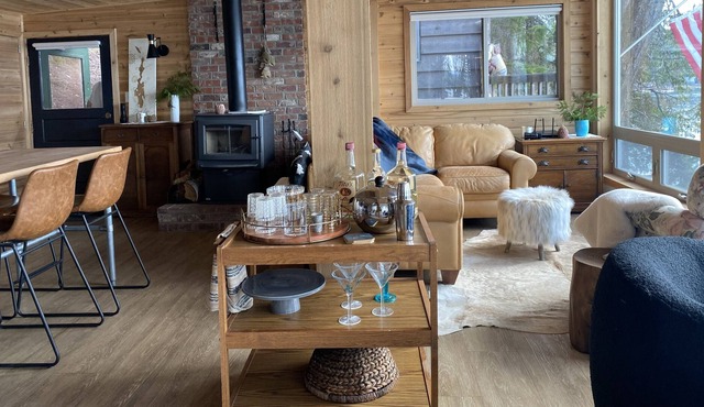 Priest Lake waterfront cabin May and Jun 2023 special lower price