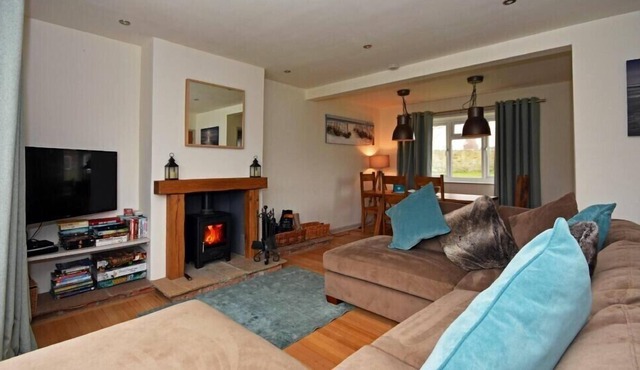 PRIMA COTTAGE, pet friendly, country holiday cottage in Beadnell