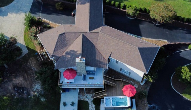 Primary and Guest Home Sleeps 26 Comfortably