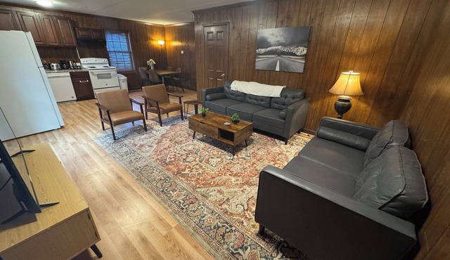 Prime 1BR: Minutes to Toledo, Sylvania & MI