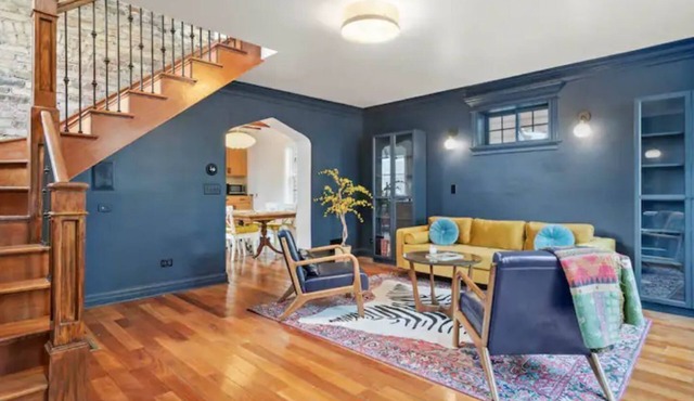 Prime 4 BR Sleeps 13, Chef Kitchen, 8 Blks to Wrigley, 15min Train to Mag Mile