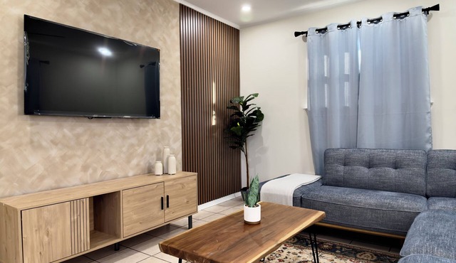 Prime Area - Near Airport - 17 Min Downtown