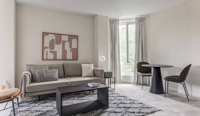 Prime Back Bay 2BR/2B steps from Prudential Center, by Blueground