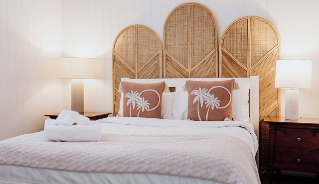 Prime Beachfront - Sunsets, Space & Serenity