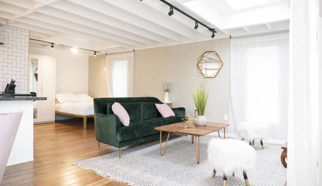 Prime Beverly Hills Luxurious Unit
