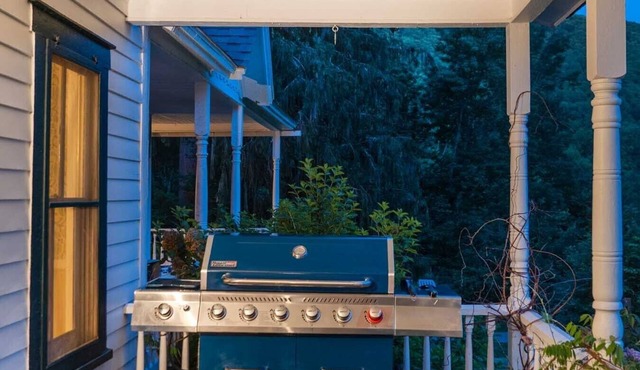 Prime Catskills172 acres Luxury Estates/Nature Reserve-POOL-SAUNA-HOT TUB/Hiking