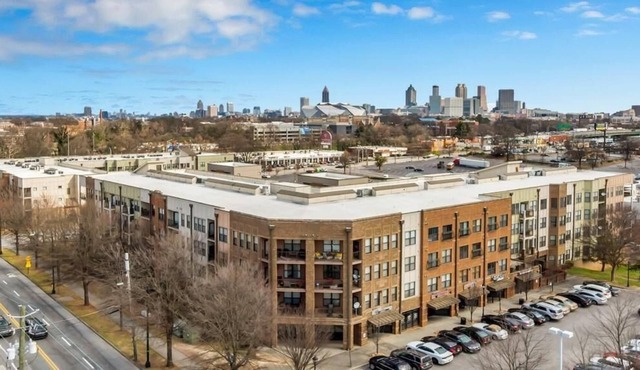 PRIME CITY LIVING WITH A LUXURIOUS TOUCH