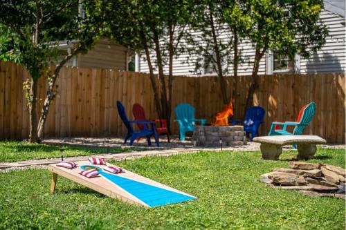 Prime Derby Location - Firepit - Yard - Family Friendly