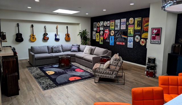 Prime Downtown Music Lovers Experience! Nostalgic Mid-Mod In Historic St Peter