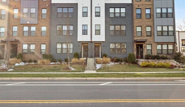 "Prime Fairfax Location – Stylish Home Away From Home!