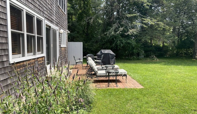 PRIME FERRY TICKETS AVAILABLE! CHARMING MUSIC ST HOME WITH PRIVATE BEACH ACCESS!