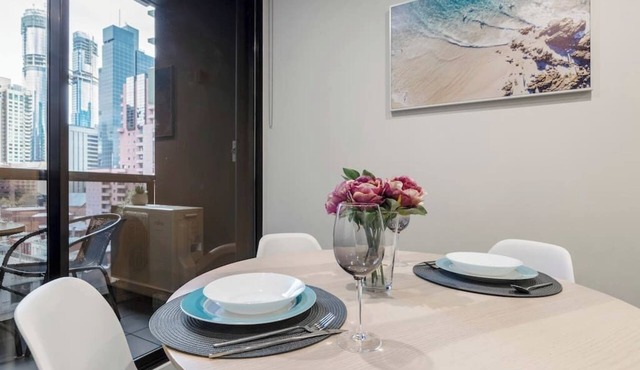 PRIME Hub on Bourke w City Views! near Chinatown!