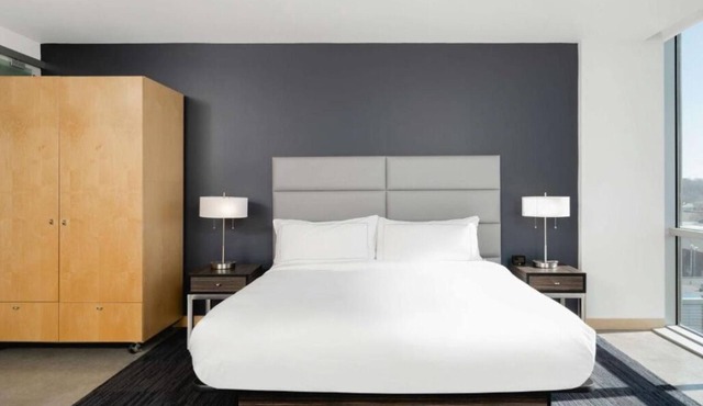 Prime Iowa City Location - Stylish Suite with Full Kitchen!