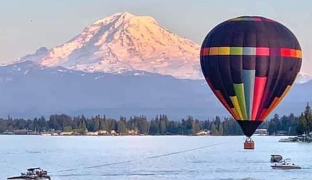 Prime Lakefront Basement Studio on Lake Tapps with Mountain Views
