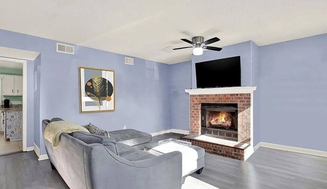 Prime Location!2-bedroom townhome in delightful Kennesaw minutes from KSU